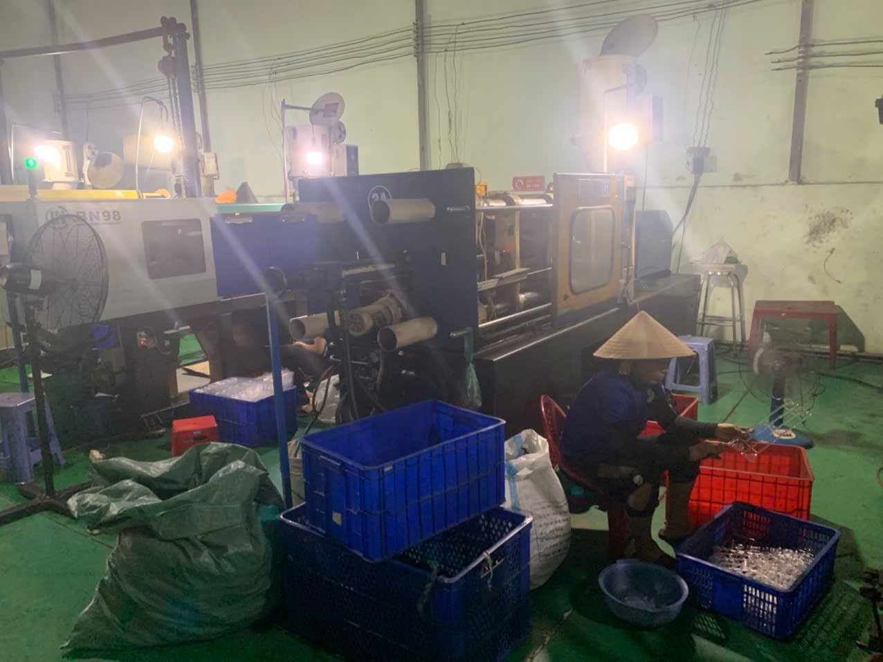 Injection molding machine 2